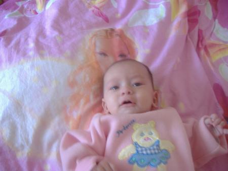 ma petite fille amandine 2 mois