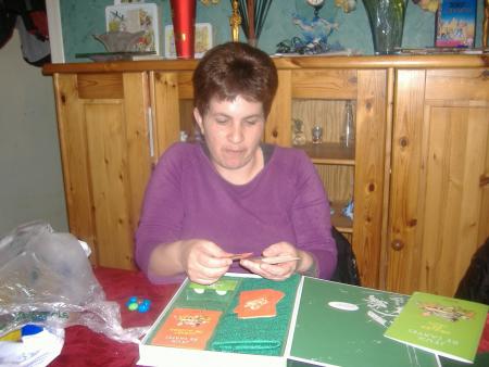 Sérieuse lorsque l' on  distribue les cartes hen! ma petite patoch