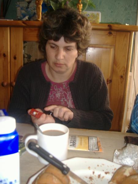 pendant ce temps là mon amie se fait une cigarette