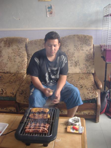 maintenant c' est dim  qui préparre le barbek